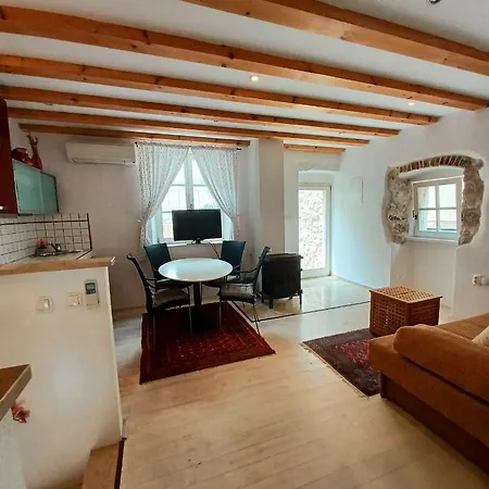 Dolac Stone House Penzion