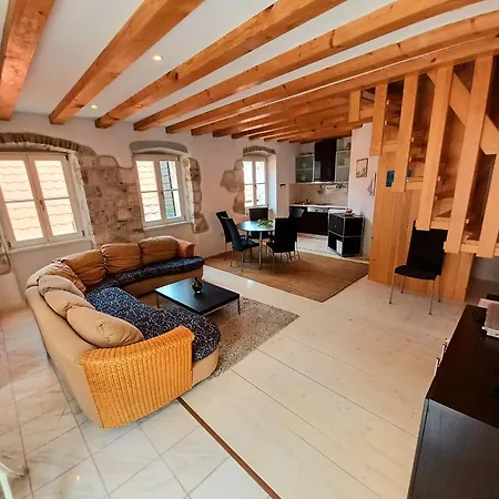 Dolac Stone House Penzion