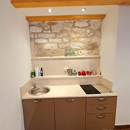 Dolac Stone House Penzion *